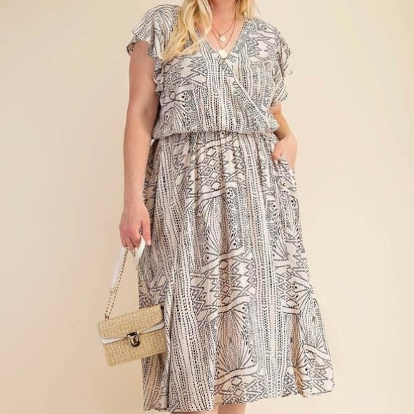 Geometric and ruffle sleeve plus size midi dress - Picture 2 of 2